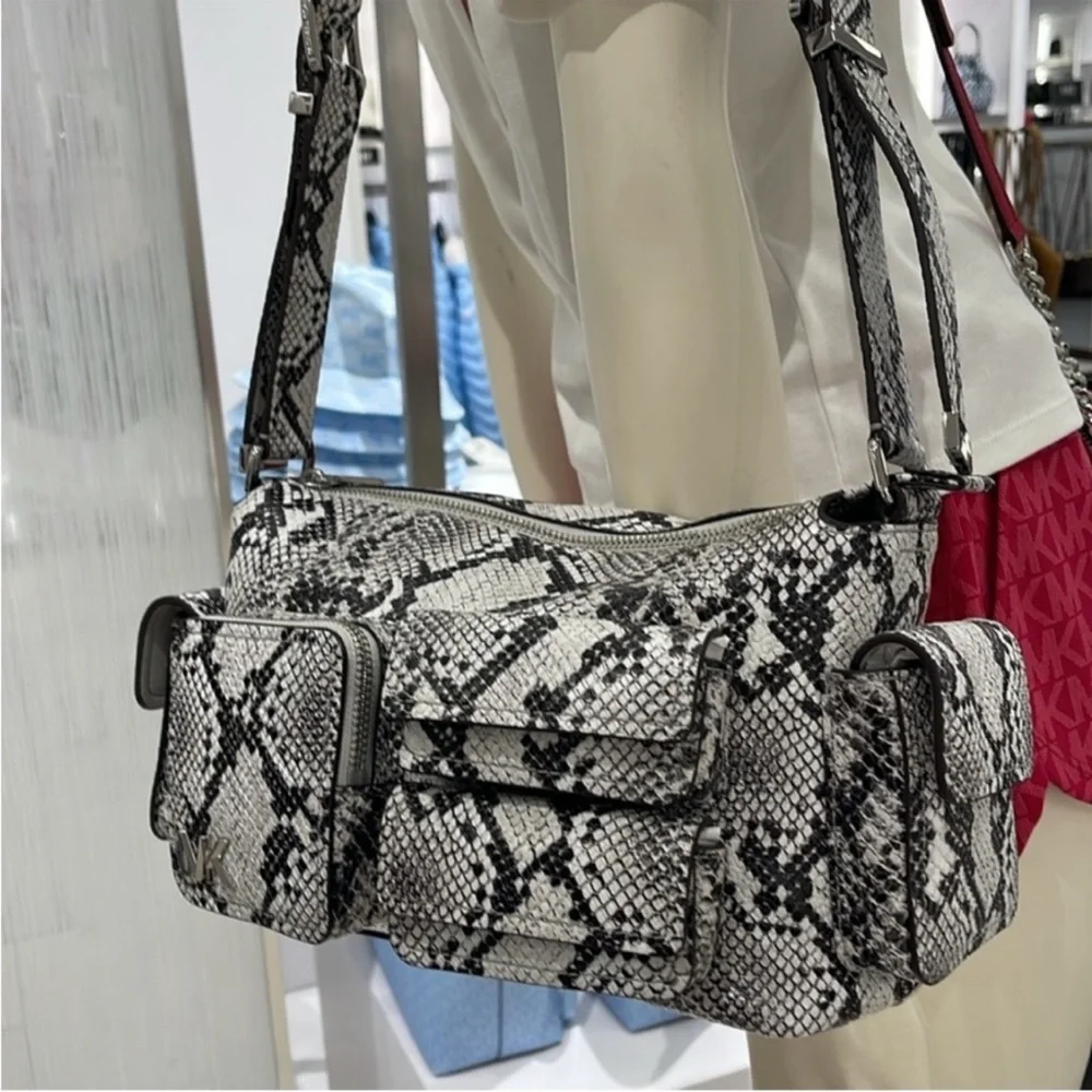 MICHAEL KORS Dakota Md Snake Embossed Leather Pocket Shoulder Bag
ALUMINUM
NWT - Picture 4 of 16